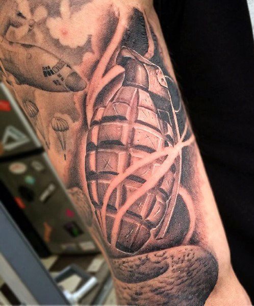 tatuaje granada 45