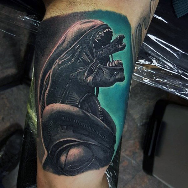 tatuaje alien 17