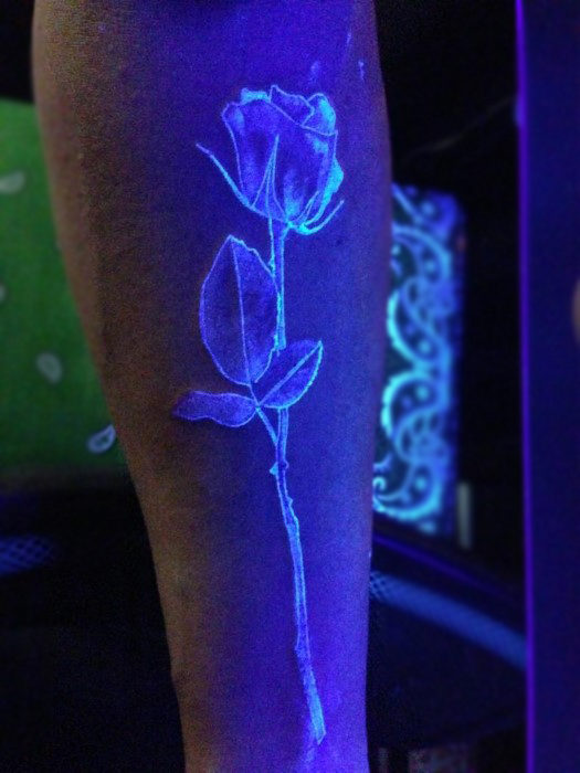 tatuaje brillan en la oscuridad 103