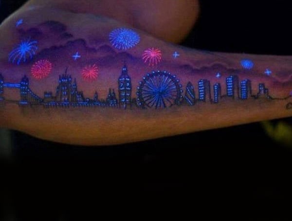 tatuaje brillan en la oscuridad 67