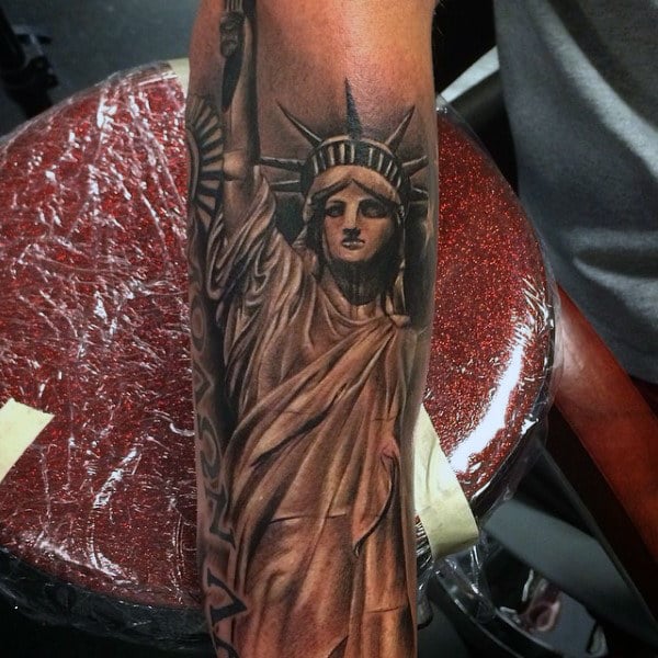 tatuaje estatua de la libertad 07