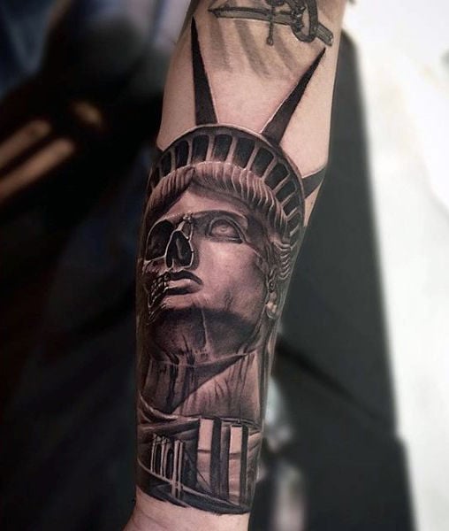 tatuaje estatua de la libertad 83
