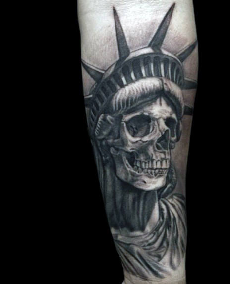 tatuaje estatua de la libertad 85