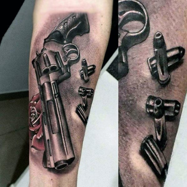 tatuaje pistola hombre 105
