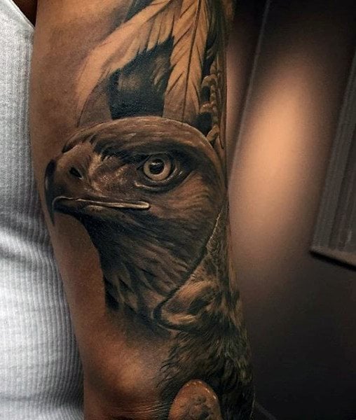 160 Tatuajes de águilas (Con su significado)