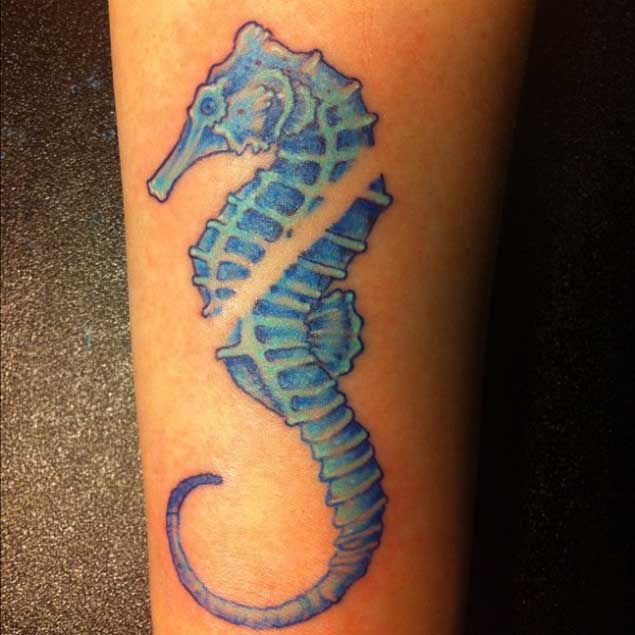 tatuaje caballito de mar 107