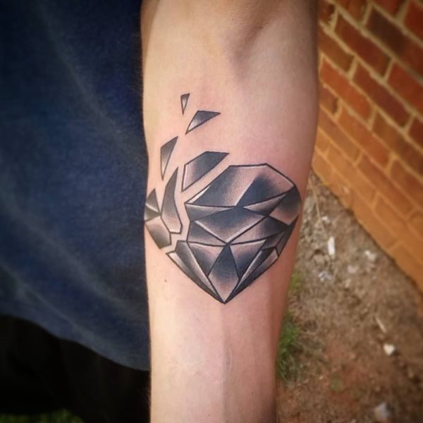 tatuaje diamante 128