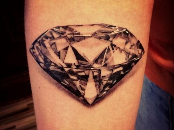 tatuaje diamante 134