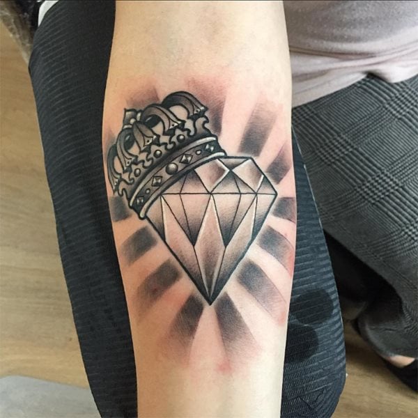 tatuaje diamante 152