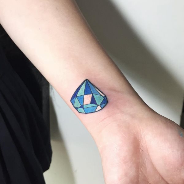 tatuaje diamante 182