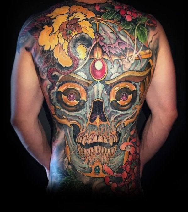 tatuaje calavera en espalda 15