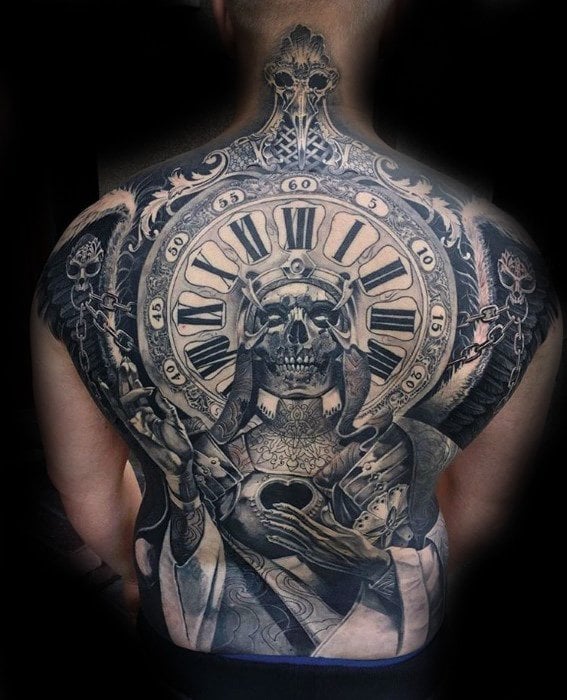 tatuaje calavera en espalda 39