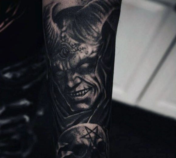 tatuaje demonio 54