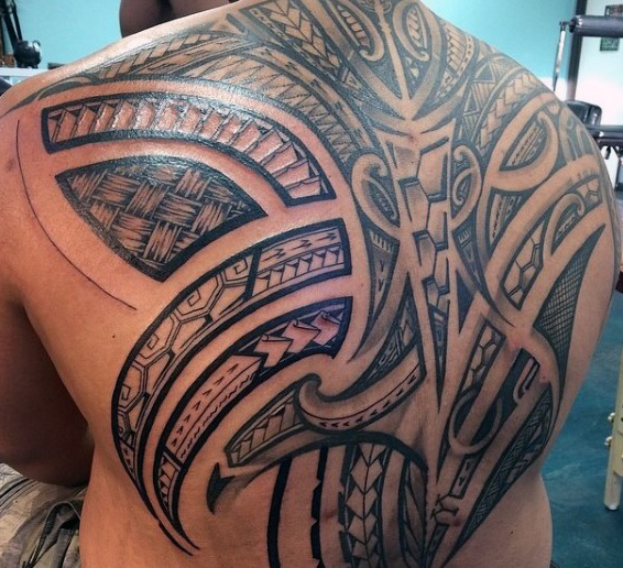 tatuaje hawaiano 52