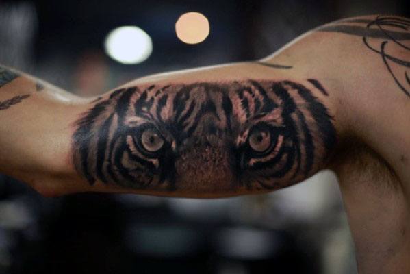 tatuaje ojos de tigre 43