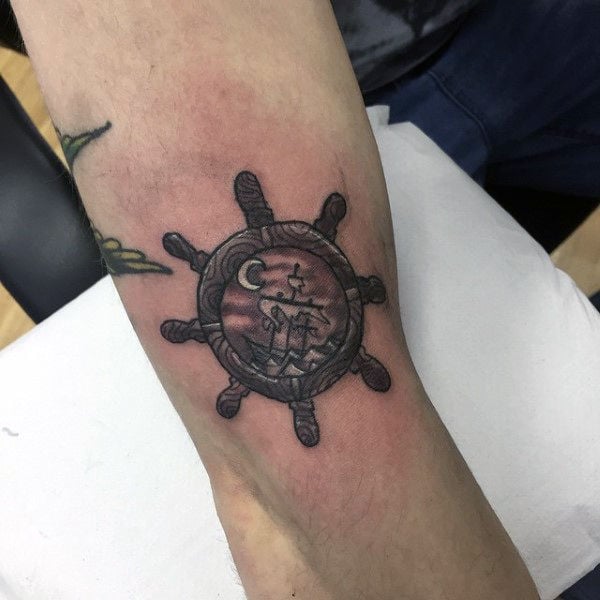 tatuaje timon barco 118