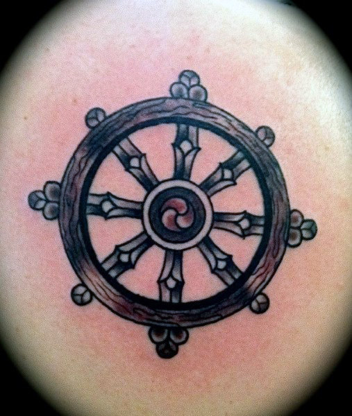 tatuaje timon barco 36