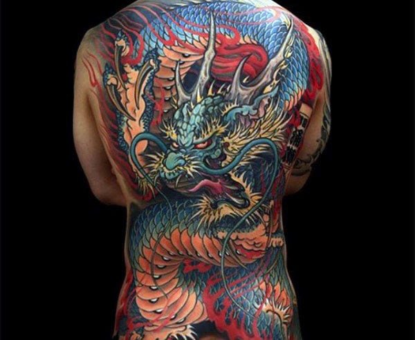 tatuaje dragon en espalda 06