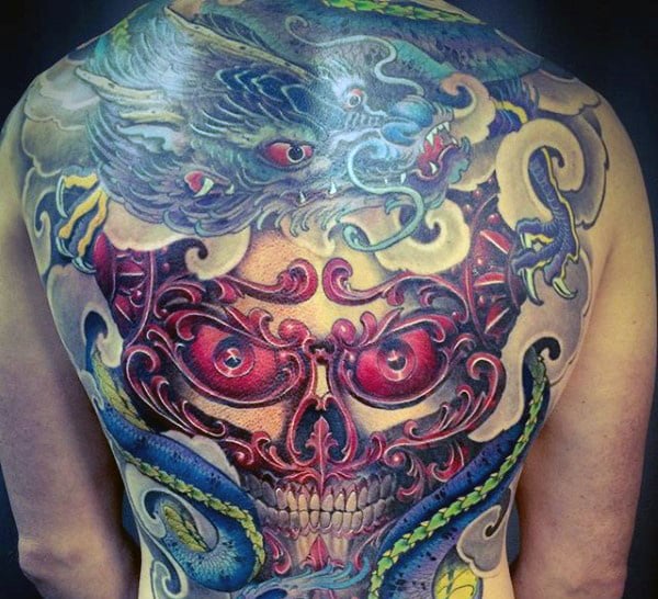 tatuaje dragon en espalda 104
