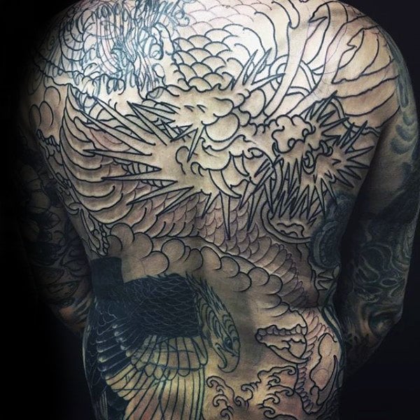 tatuaje dragon en espalda 108