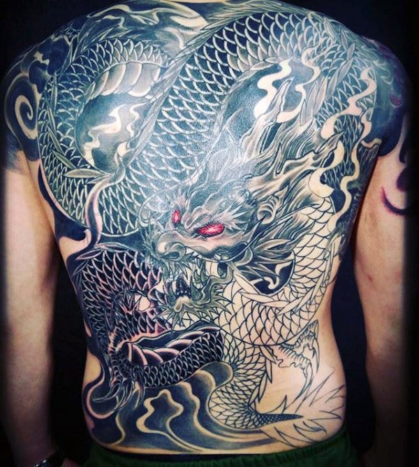 tatuaje dragon en espalda 116