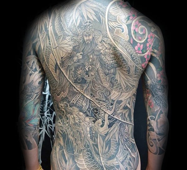tatuaje dragon en espalda 76