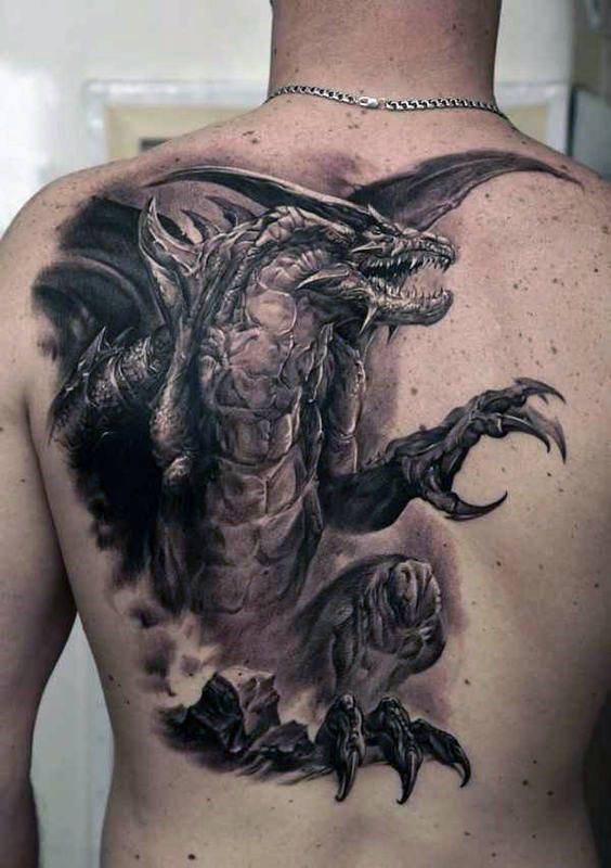 tatuaje dragon en espalda 84