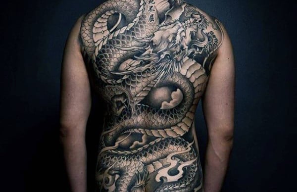 tatuaje dragon en espalda 96