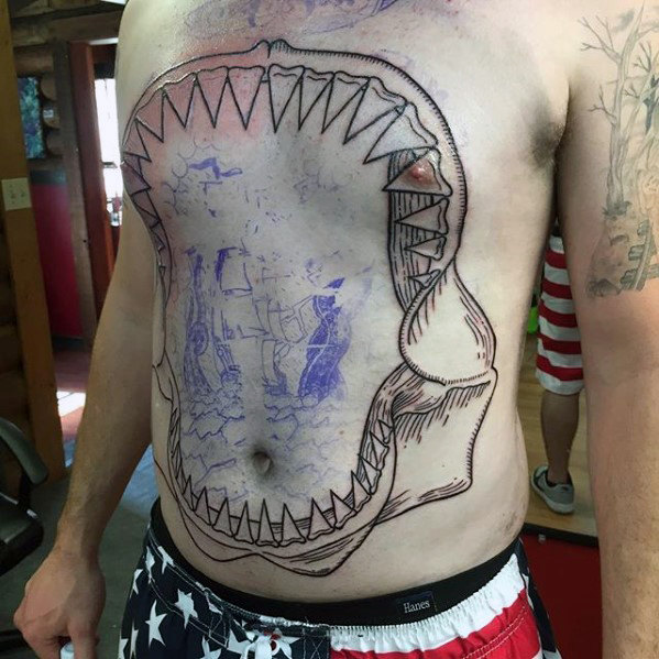 tatuaje mandibula tiburon 14