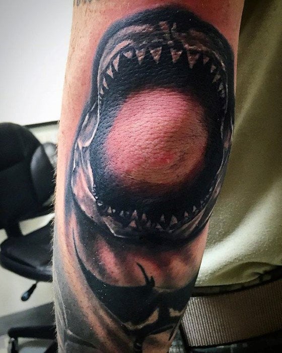 tatuaje mandibula tiburon 62