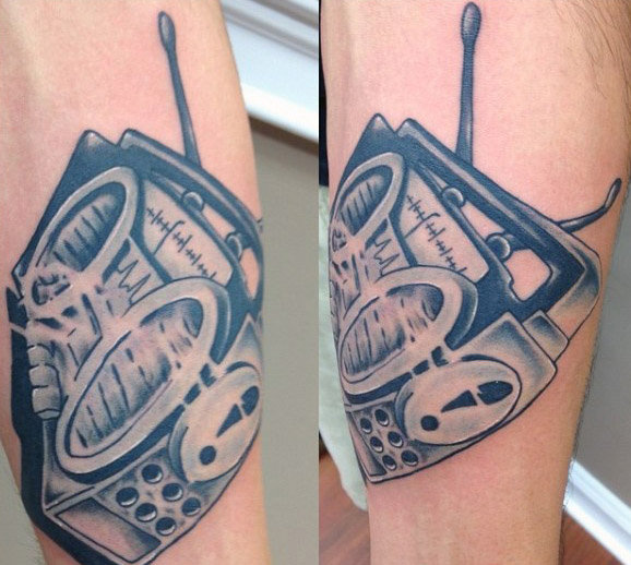 tatuaje radio antigua 44