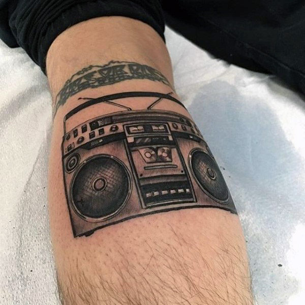 tatuaje radio antigua 66