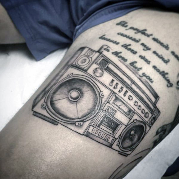 tatuaje radio antigua 68