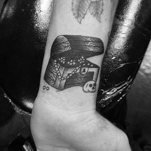 tatuaje tesoro 18