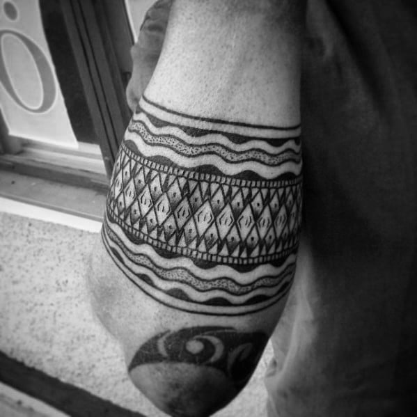 tatuaje brazalete tribal 13