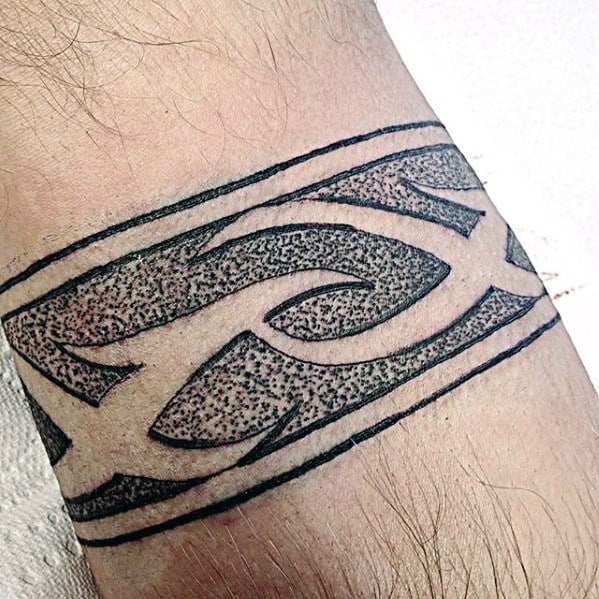 tatuaje brazalete tribal 17