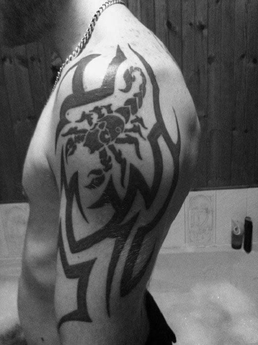 tatuaje escorpion tribal 81