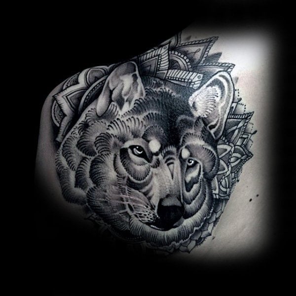 tatuaje lobo en espalda 07