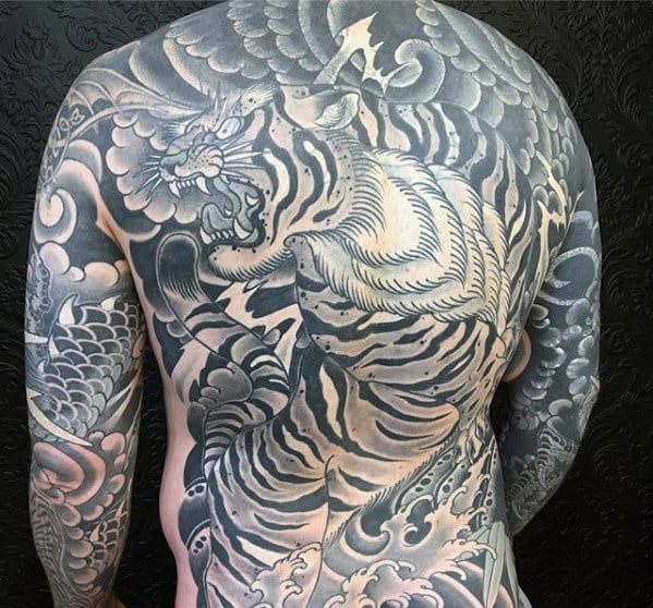tatuaje nube japonesa 75