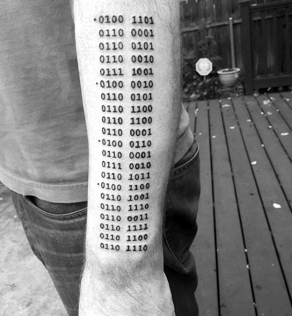 tatuaje numero binario 17