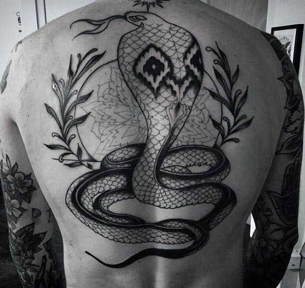 tatuaje serpiente cobra 99