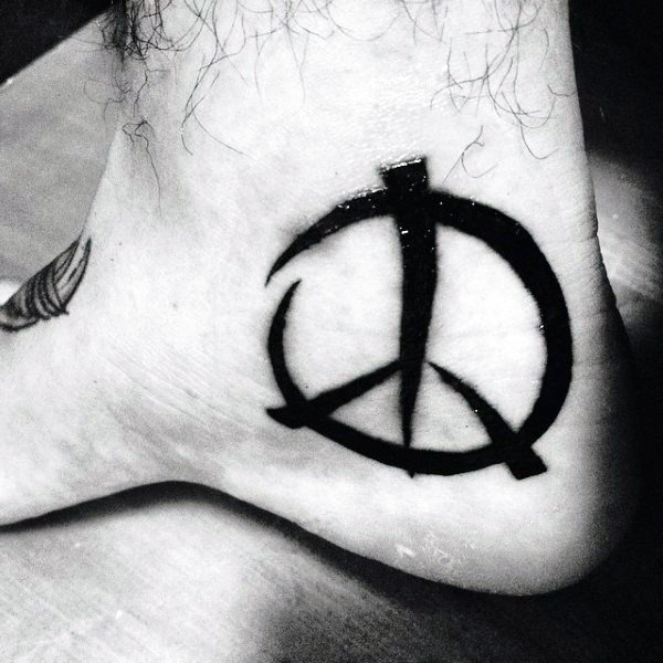tatuaje simbolo paz 138