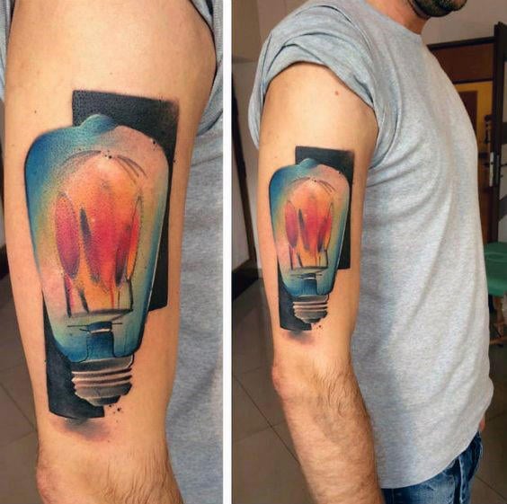 75 Tatuajes de bombillas (Con el significado)