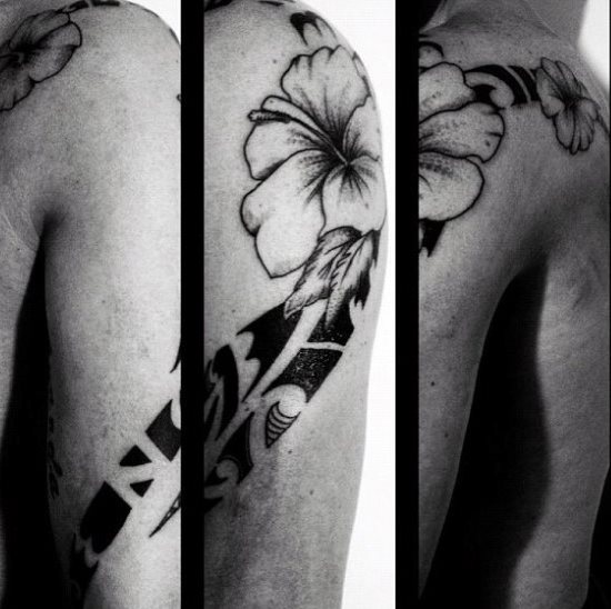 tatuaje flor de hibisco 207