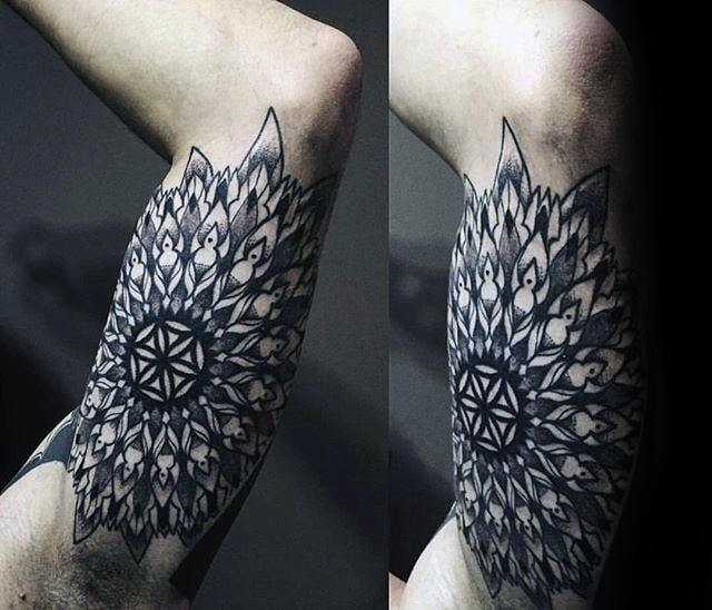 tatuaje flor de la vida 135