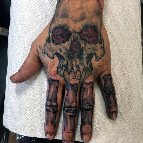 tatuaje huesos 117