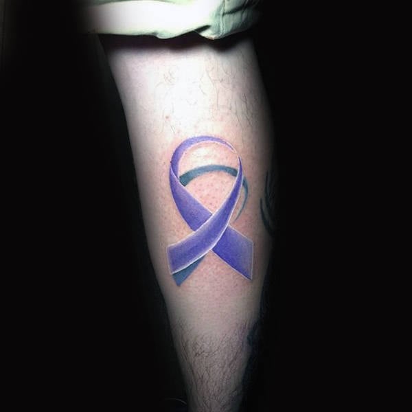 tatuaje lazo contra cancer 102
