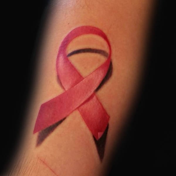 tatuaje lazo contra cancer 15