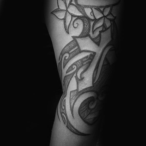 tatuaje lazo contra cancer 93