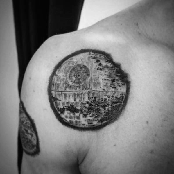 tatuaje estrella muerte 83